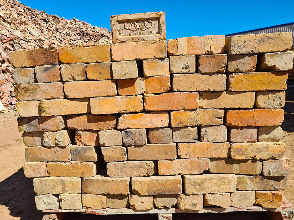 Melbourne-Recycled-1956-Olympic-Cream-Bricks-on-pallet